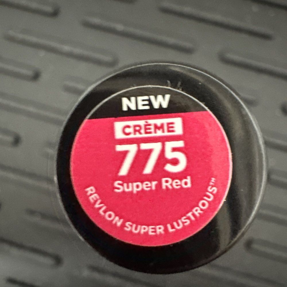 Revlon Lipstick Women 0.15oz Super Red 775 Super Lustrous Creme Finish New